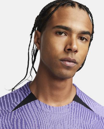 liverpool_2023_24_nike_third_kit_03.jpeg