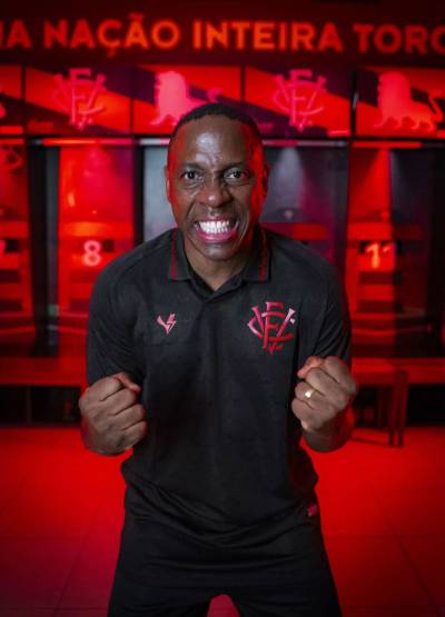 ec_vitoria_2023_24_volt_third_kit_1.jpg