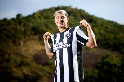 botafogo_2023_24_reebok_home_kit_a.jpeg