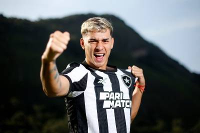 botafogo_2023_24_reebok_home_kit_b.jpeg