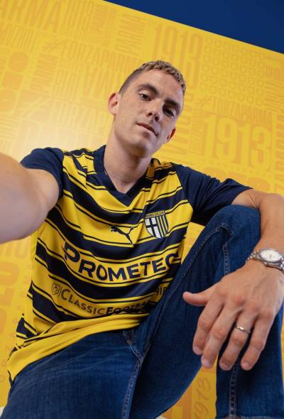 parma_2023_24_puma_away_kit_b.jpeg