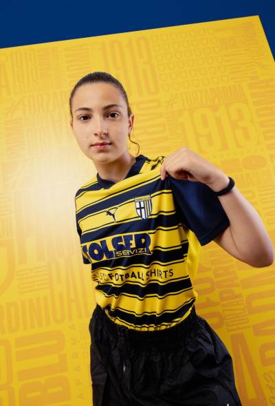 parma_2023_24_puma_away_kit_c.jpeg