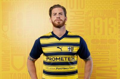 parma_2023_24_puma_away_kit_d.jpeg