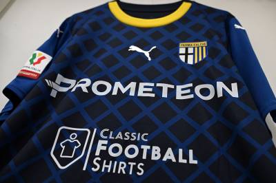 parma_2023_24_puma_third_kit_h.jpeg