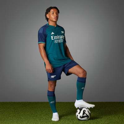 arsenal_2023_24_adidas_third_kit_b.jpg