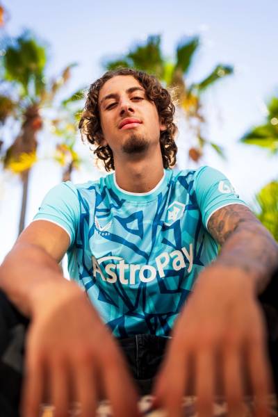wolverhampton_wanderers_2023_24_castore_third_kit_g.jpeg