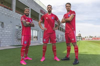 argentinos_juniors_2023_24_umbro_home_kit_f.jpeg