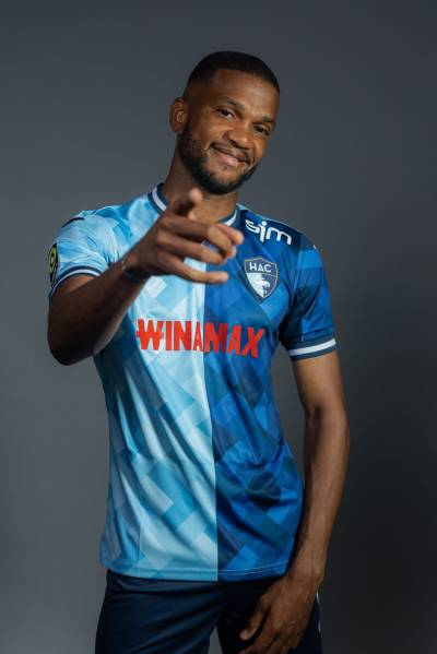 le_havre_2023_24_joma_home_and_away_kits_a.jpeg