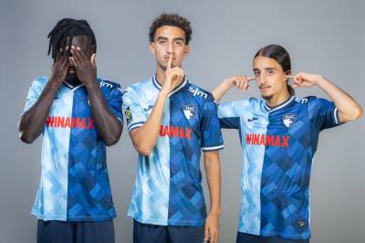 le_havre_2023_24_joma_home_and_away_kits_b.jpeg