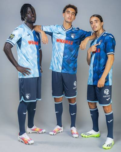 le_havre_2023_24_joma_home_and_away_kits_c.jpeg