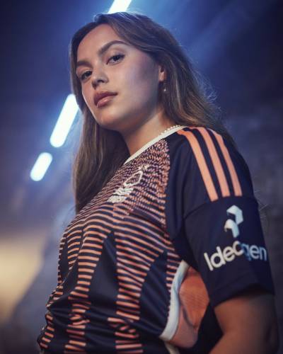 nottingham_forest_2023_24_third_kit_d.jpeg
