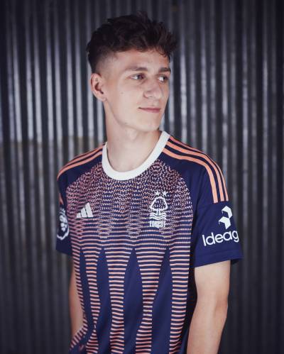 nottingham_forest_2023_24_third_kit_f.jpeg