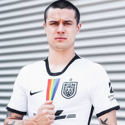nordsjaelland_2023_nike_pride_shirt_g.jpeg