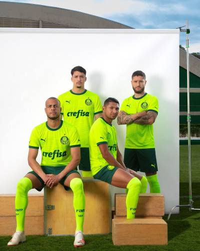 palmeiras_2023_24_puma_third_kit_c.jpeg