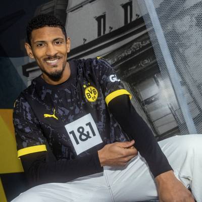 borussia_dortmund_2023_24_puma_away_kit_c.jpeg