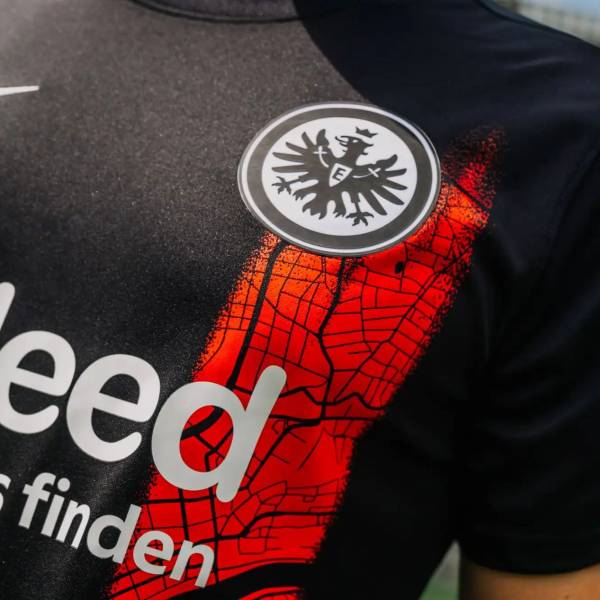 eintracht_frankfurt_2023_24_nike_euro_kit_b.jpg
