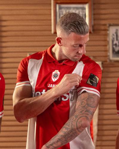 royal_antwerp_2023_24_jako_home_kit_e.jpeg