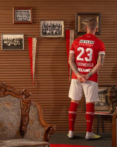 royal_antwerp_2023_24_jako_home_kit_f.jpeg