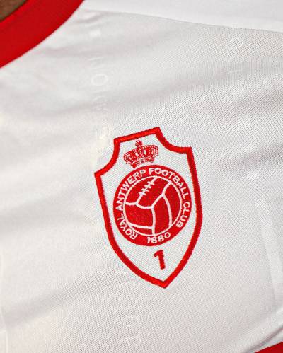 royal_antwerp_2023_24_jako_away_kit_e.jpeg