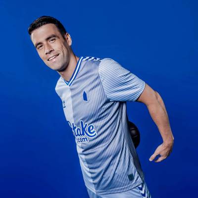 everton_2023_24_hummel_third_kit_a.jpeg