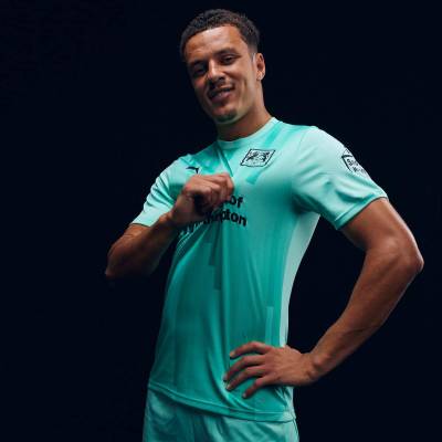 northampton_town_2023_24_puma_third_kit_b.jpeg
