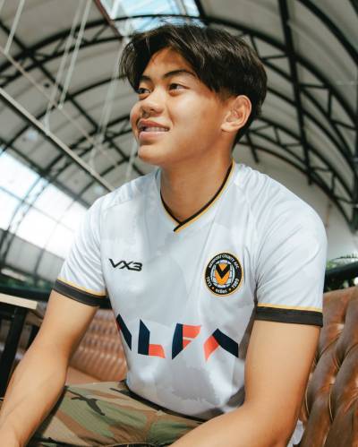 newport_county_2023_24_vx3_away_kit_b.jpeg