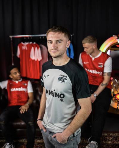 az_alkmaar_2023_24_nike_third_kit_a.jpeg