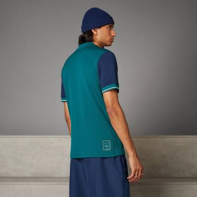 arsenal_lifestyler_third_jersey_rich_green_collegiate_navy_b1.jpg