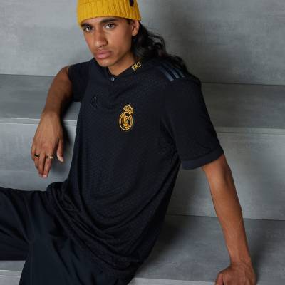 real_madrid_lifestyler_third_jersey_black_g.jpg