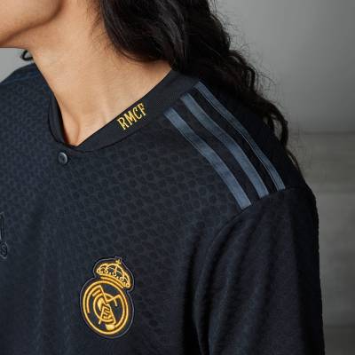 real_madrid_lifestyler_third_jersey_black_h.jpg