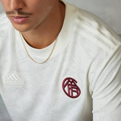 FC_Bayern_lifestyler_third_jersey_Off_White_d1.jpg