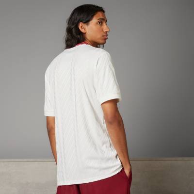 manchester_united_lifestyler_third_jersey_cloud_white_b1.jpg