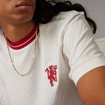 manchester_united_lifestyler_third_jersey_cloud_white_f1.jpg