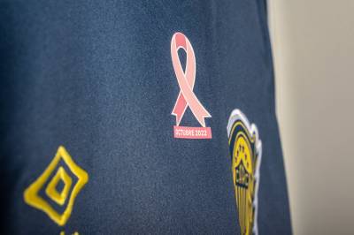 rosario_central_2022_umbro_pink_october_shirt_d.jpeg