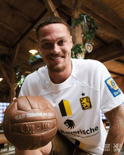 1860_munchen_2023_nike_oktoberfest_shirt_c.jpeg