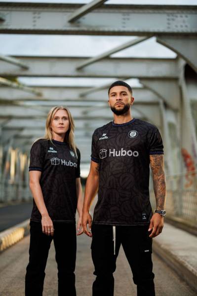bristol_city_2023_24_oneills_away_kit_g.jpeg