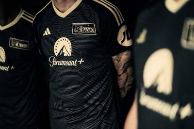 union_berlin_2023-24_adidas_champions_league_kit_h.jpeg