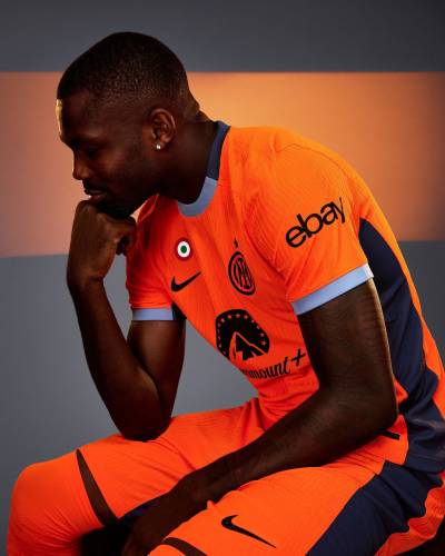 inter_milan_2023_24_nike_third_kit_e.jpeg