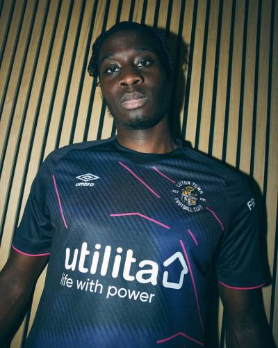 luton_town_2023_24_umbro_third_kit_b.jpeg