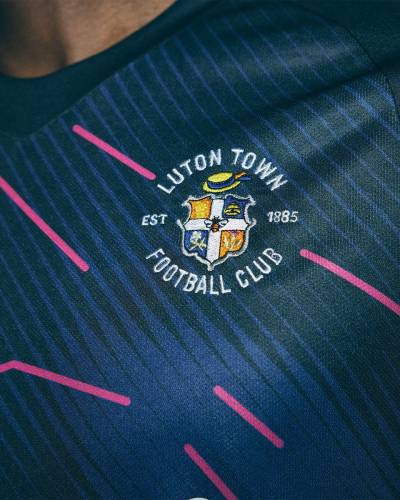 luton_town_2023_24_umbro_third_kit_d.jpeg