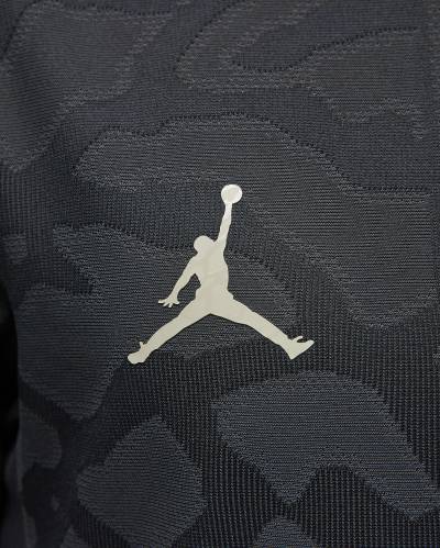 paris_saint_germain_2023_24_jordan_third_kit_4.jpeg