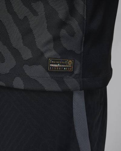 paris_saint_germain_2023_24_jordan_third_kit_6.jpeg