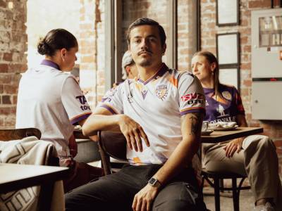 perth_glory_2023_24_macron_home_away_kits_b2.jpeg