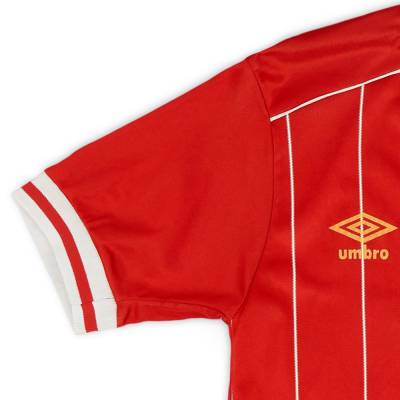 liverpool_1982_85_home_shirt_c.jpg