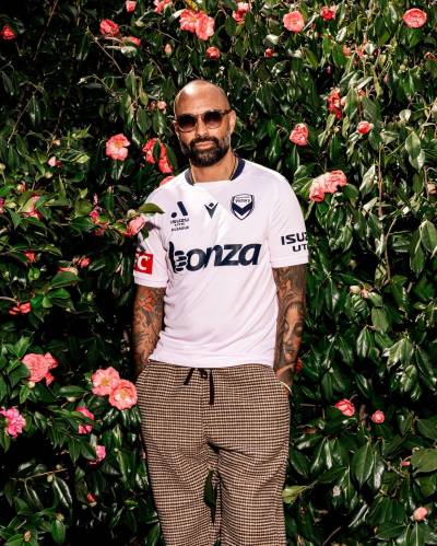 melbourne_victory_2023_24_macron_away_kit_a.jpeg