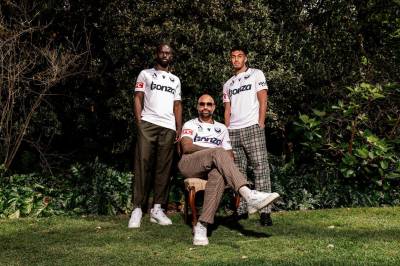 melbourne_victory_2023_24_macron_away_kit_e1.jpg