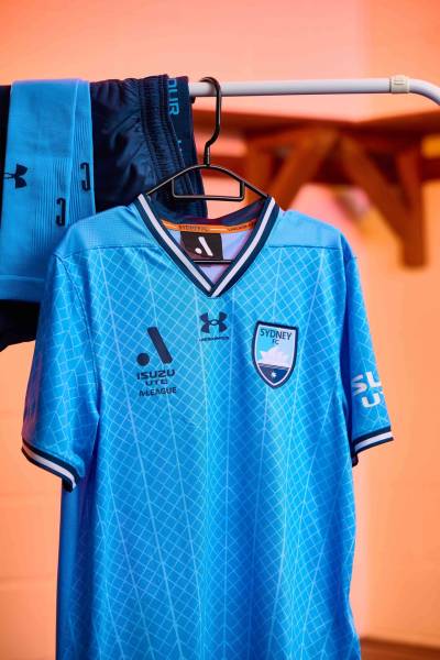 sydney_fc_2023_24_under_armour_home_away_kits_d.jpeg