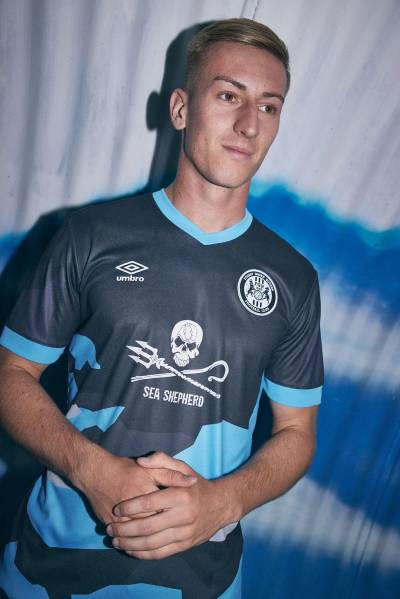 forest_green_rovers_2023_24_umbro_third_kit_a.jpg