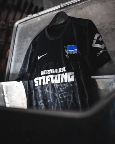 hertha_berlin_2023_24_nike_special_edition_shirt_3a.jpeg