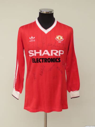 gordon_mcqueen_1983_84_manchester_united_match_worn_shirt_a.jpeg